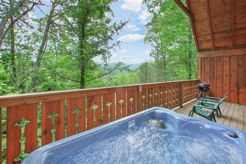 View from the hot tub at Cupids Dart cabin in Gatlinburg