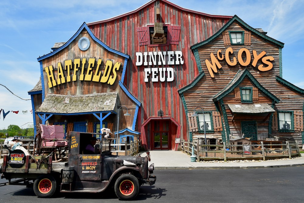 Top 4 Dinner Shows in Pigeon Forge You’ll Love